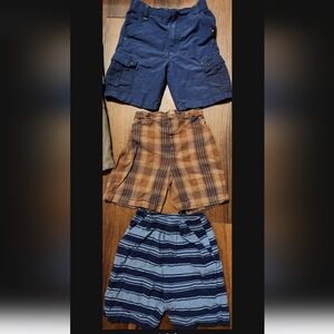 Lot of three boys 3T shorts and one 3T sweatpants, gently worn and like new